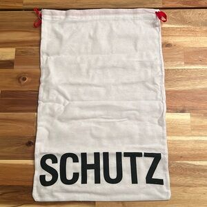Schutz Duster